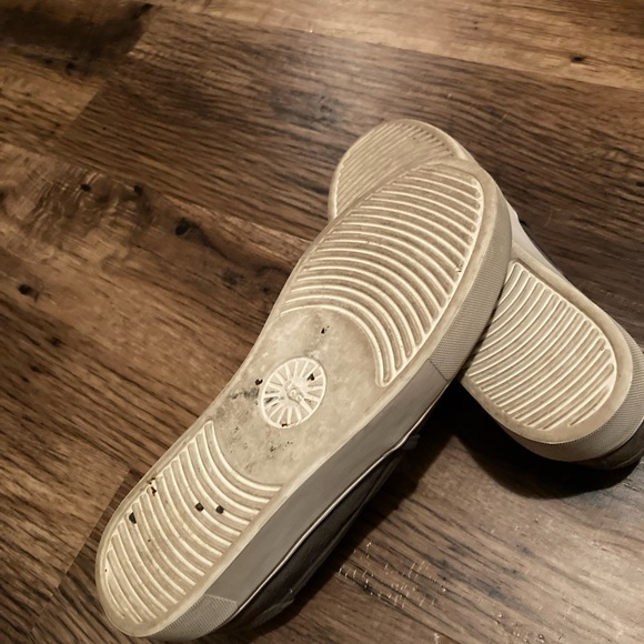 Ugg slip on sneakers.  EUC - Picture 4 of 4